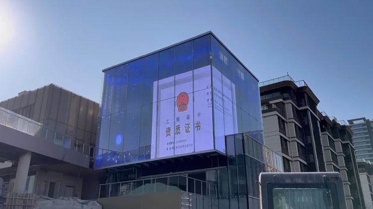 濟(jì)南側(cè)發(fā)光P3.91LED透明屏 250平方